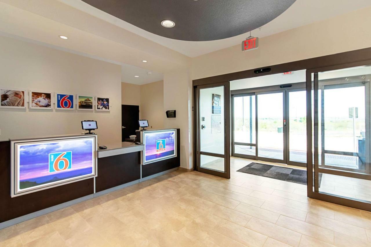 Studio 6 Austin Airport Екстериор снимка
