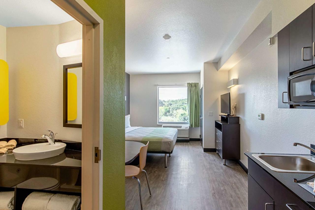 Studio 6 Austin Airport Екстериор снимка