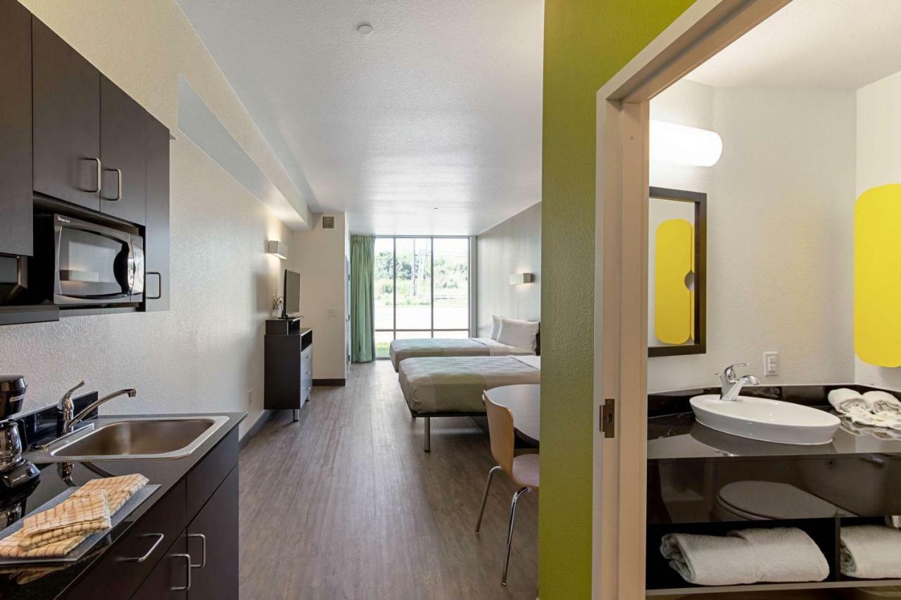 Studio 6 Austin Airport Екстериор снимка
