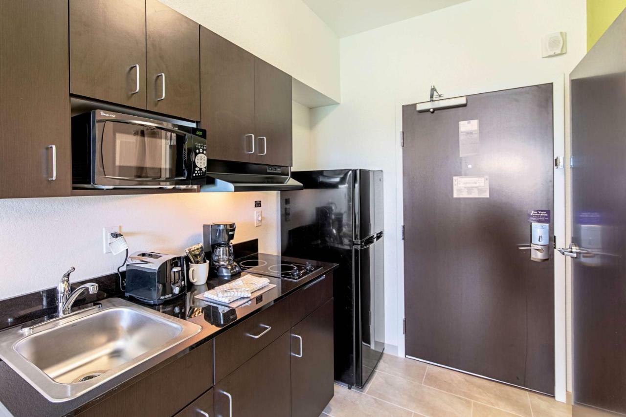 Studio 6 Austin Airport Екстериор снимка