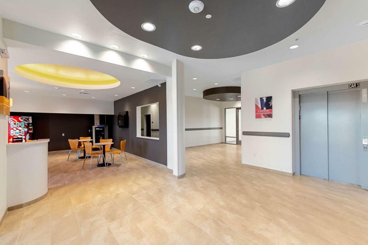Studio 6 Austin Airport Екстериор снимка
