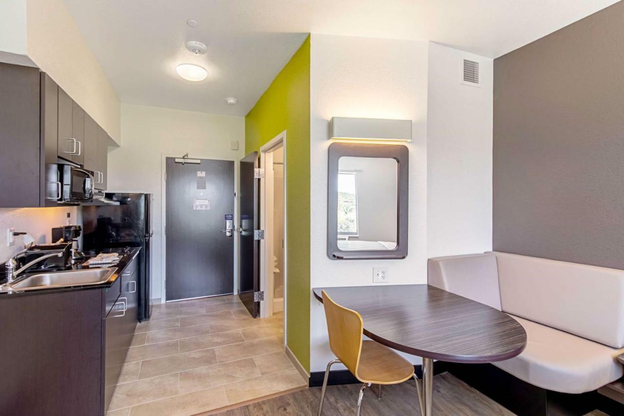 Studio 6 Austin Airport Екстериор снимка