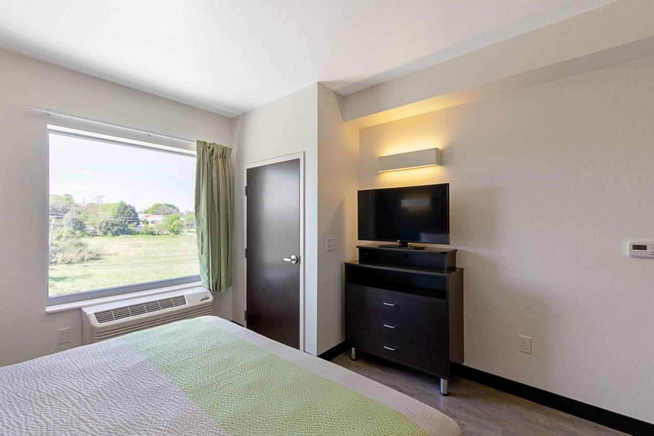 Studio 6 Austin Airport Екстериор снимка