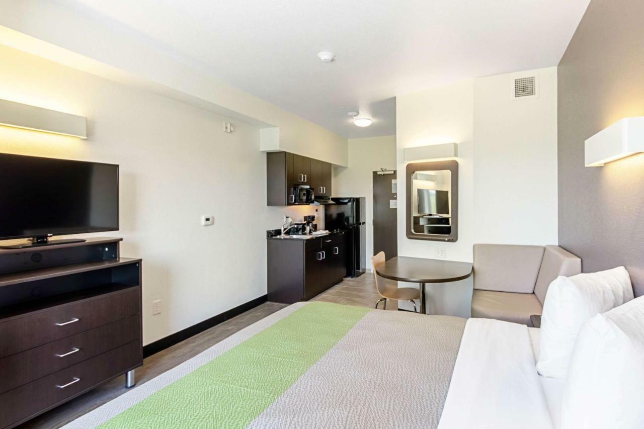 Studio 6 Austin Airport Екстериор снимка